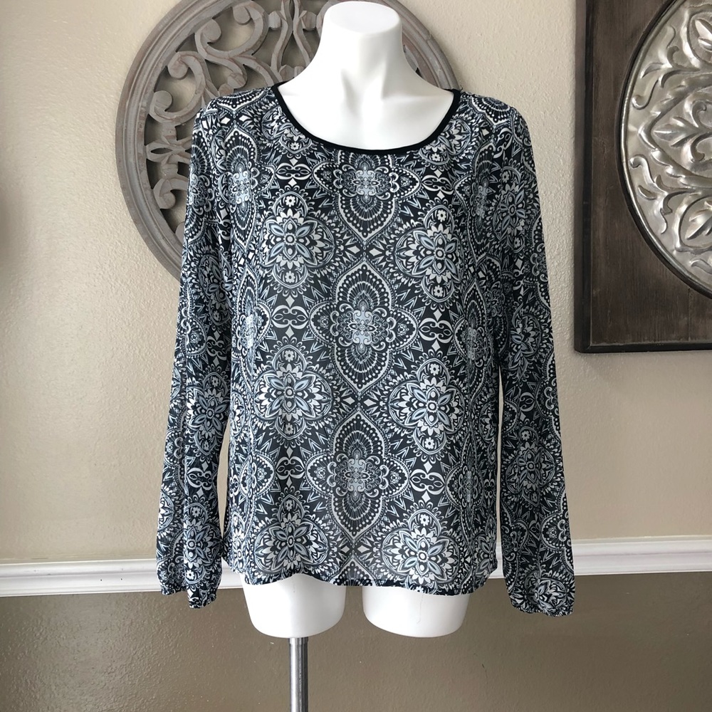 Eyelash brand long sleeve Navy and white blouse